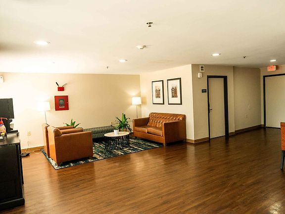 Lobby and Guest Check-in