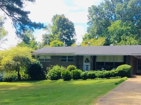 807 Pine Cir, Starkville, MS 39759