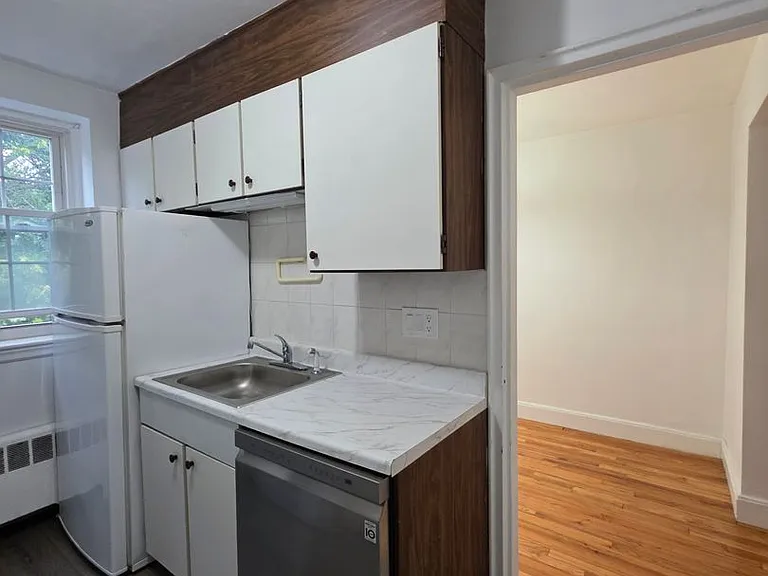 25 Englewood Ave #6 — Photo 13