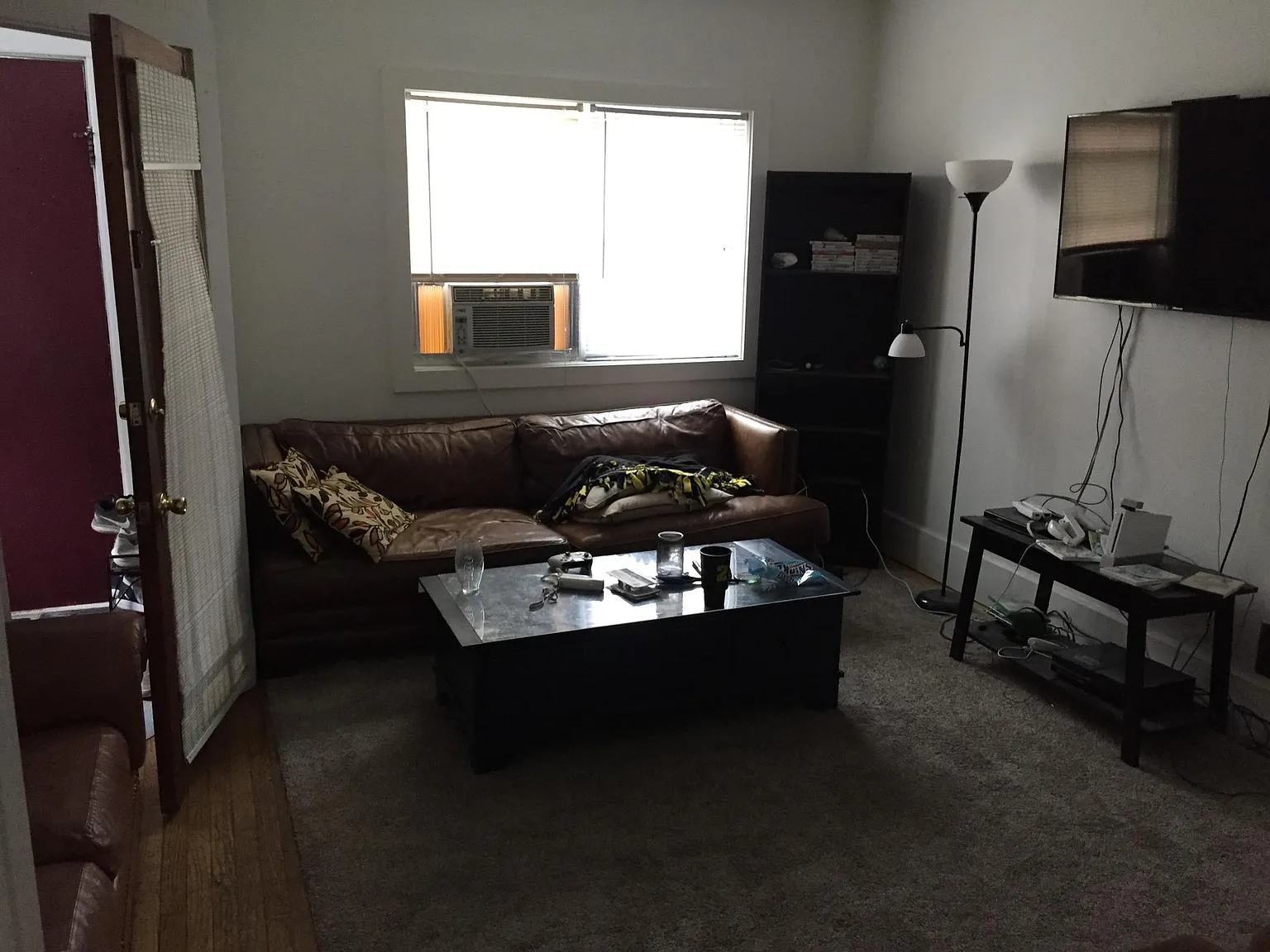 5 bed, 2300 sqft, $3,000 — Photo 2