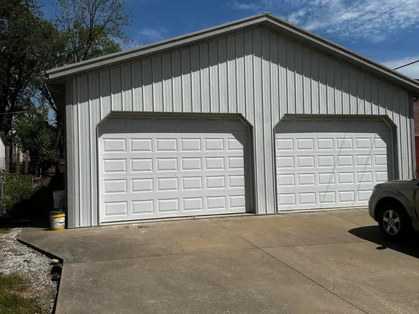 109 W 5th St, Galena, MO 65656