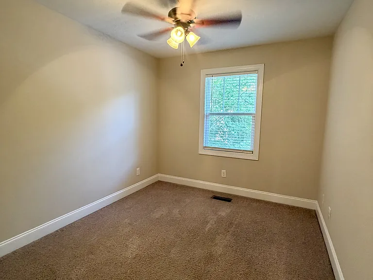 124 Capital St — Photo 23