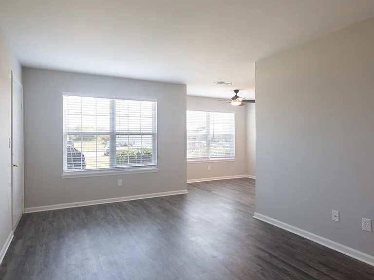 Yorkview Apartments — Photo 17
