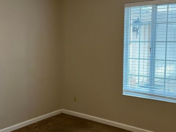 4th image of 56-58 Kelly Dr