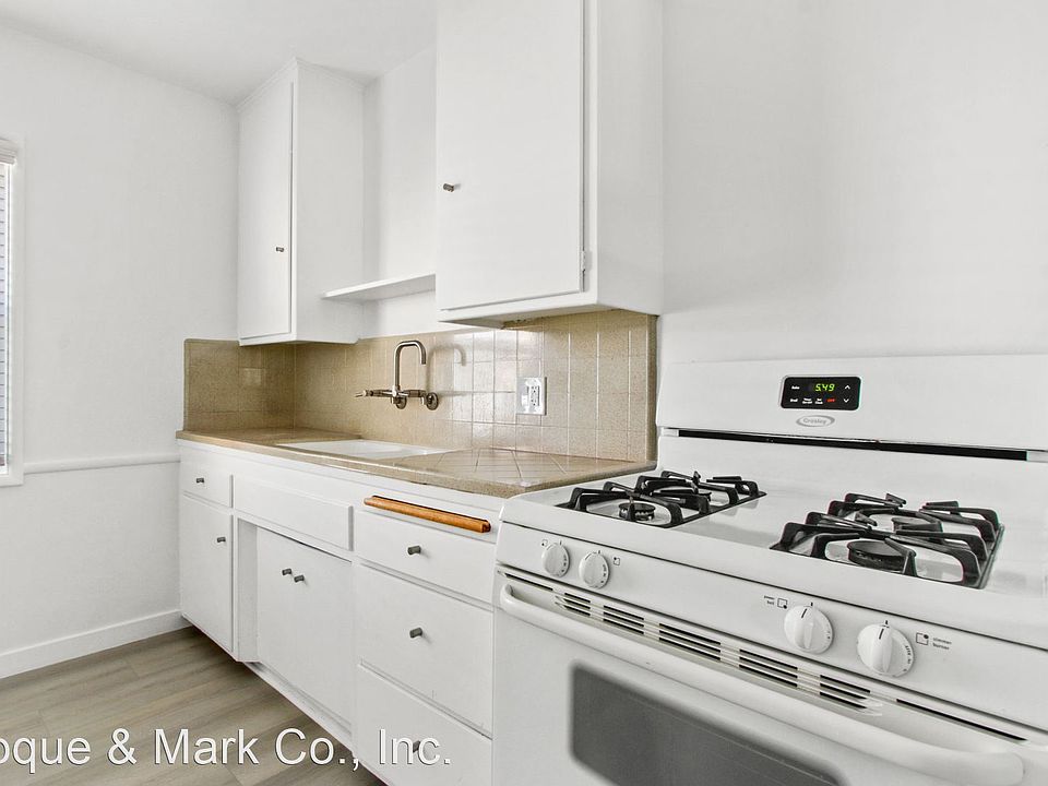 1st image of 300 California Ave #10
