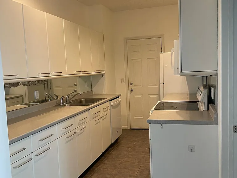 54 Wildey St #4 — Photo 5