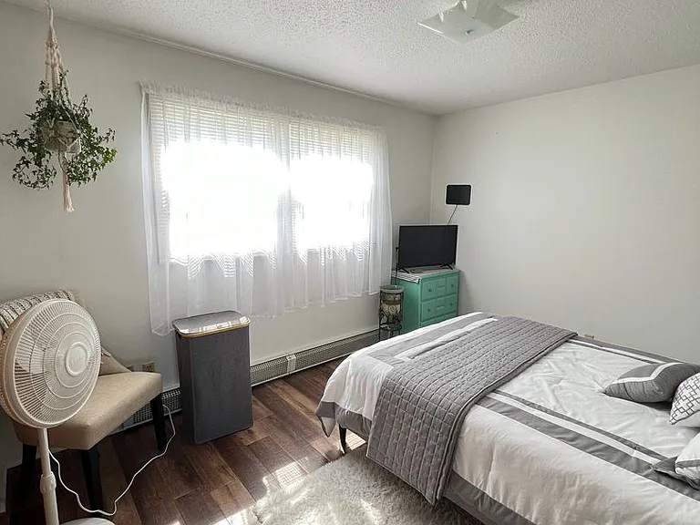 3208 Ogden Ave — Photo 13
