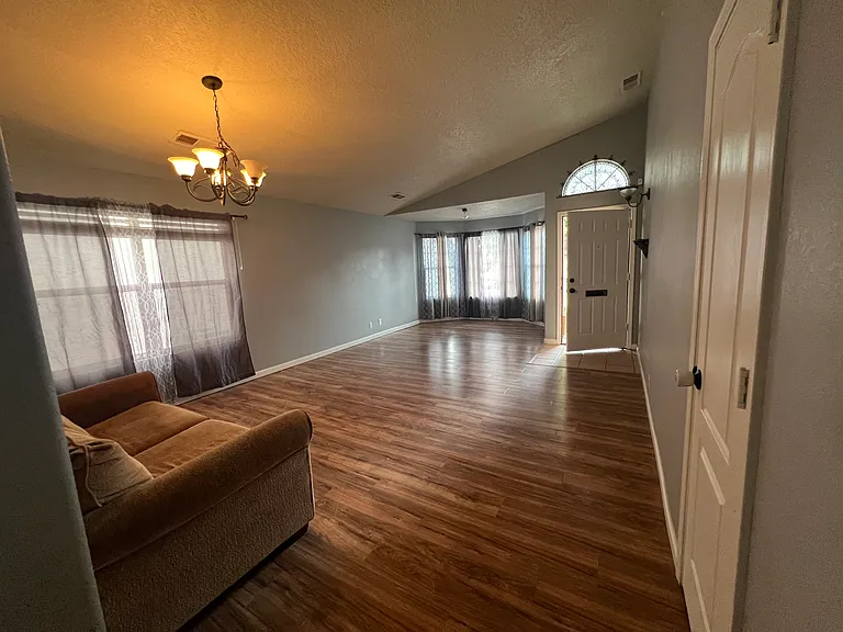 715 Pinon Meadows Dr NE — Photo 13