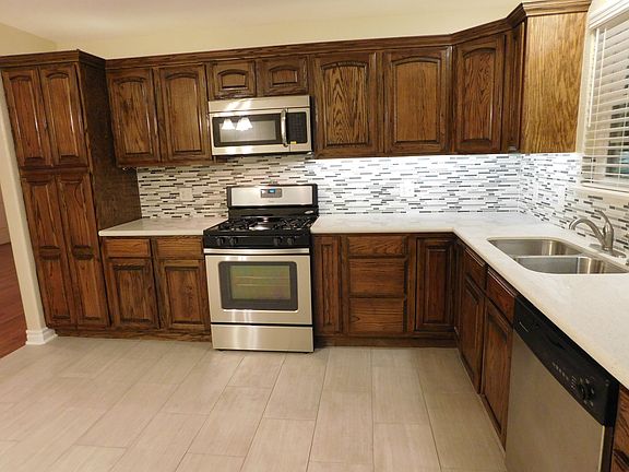 3rd image of 4356 Woodedge Dr