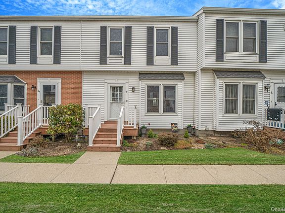 2nd image of 190 Merrick Road #35