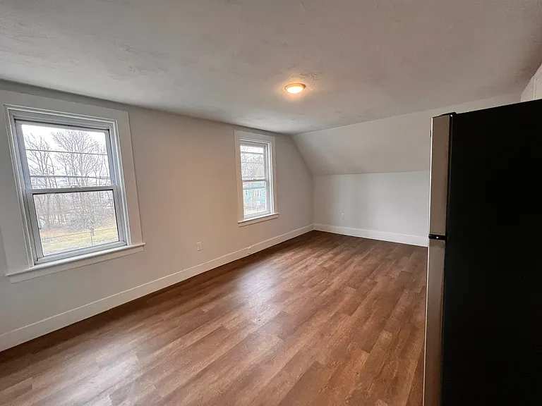 400 Court St #2 — Photo 4