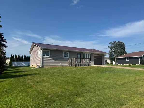 1135 Ainsworth St, Jesup, IA 50648