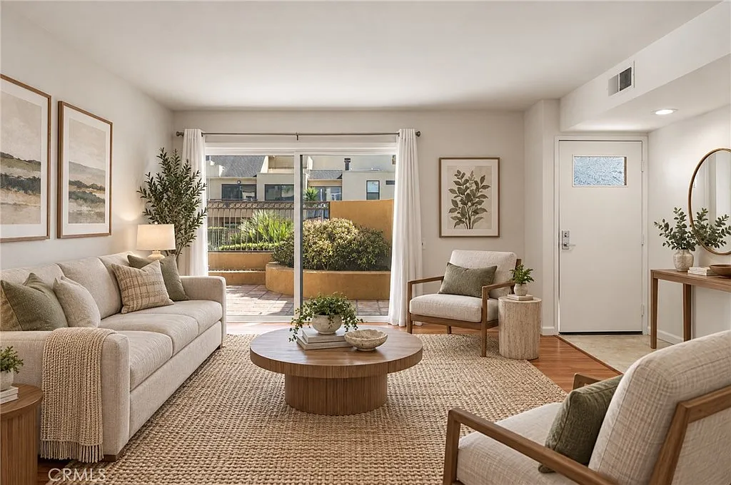 1 bed, 686 sqft, $2,450 — Photo 1