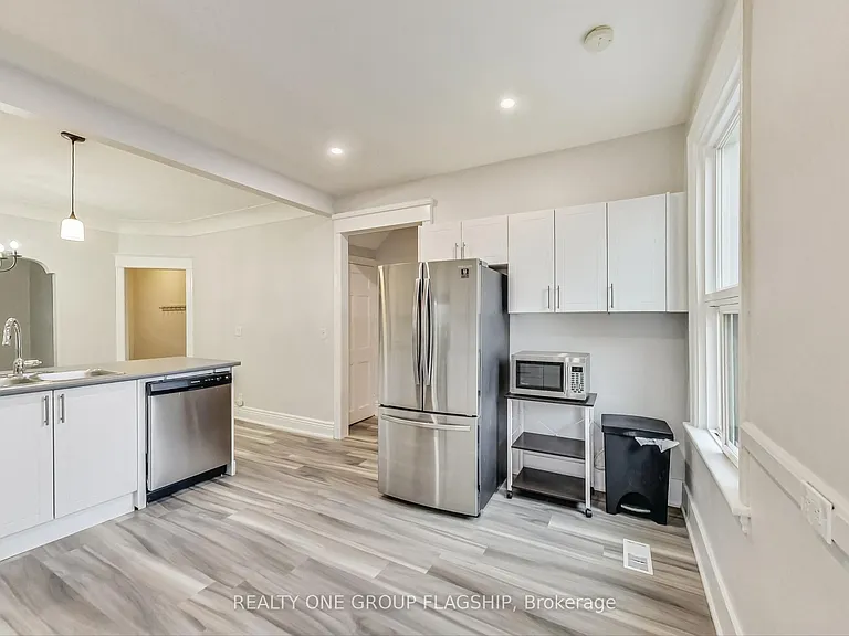 16 Huntley St — Photo 15