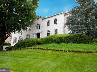 9476 Deramus Farm Ct, Vienna, VA 22182