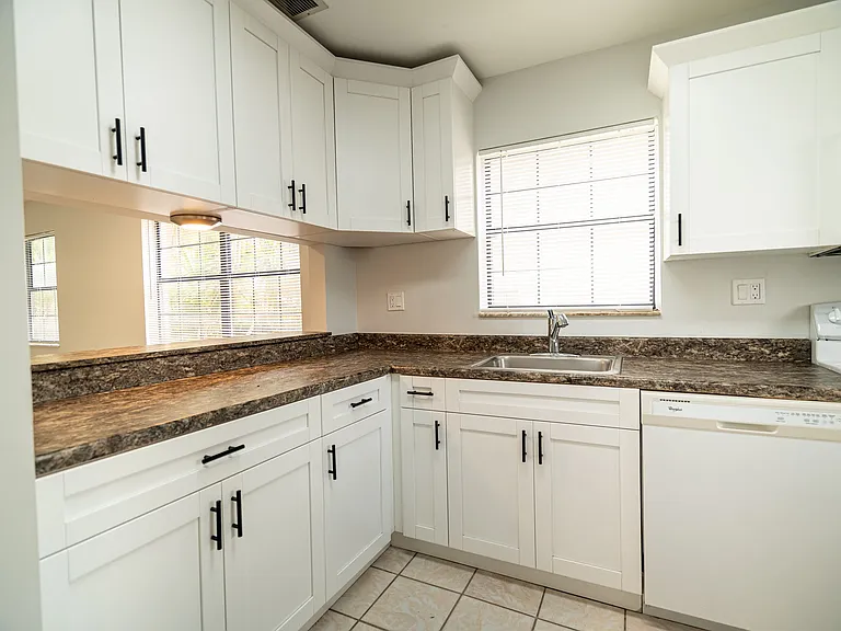 5254 Treetops Dr — Photo 10