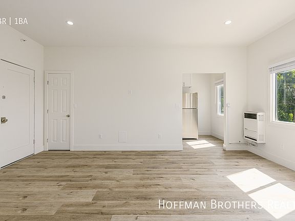 2nd image of 1625 N Mariposa Ave #302