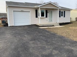 1495 Willow View Dr, Grove City, OH 43123