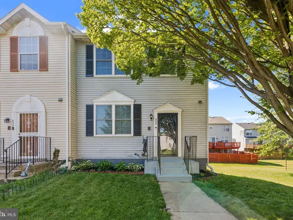 830 Alabaster Ct, Capitol Heights, MD 20743