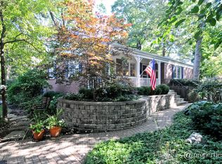 353 Foss Ct, Lake Bluff, IL