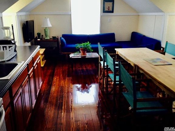 4th image of 10 Bungalow Walk APT 6