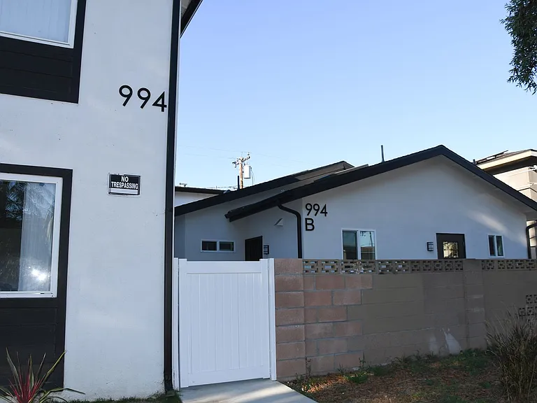 994 Valencia St — Photo 35