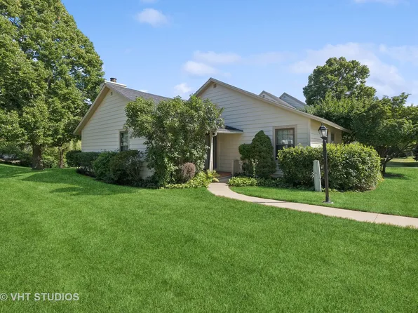 628 Chip Ct, Gurnee, IL 60031