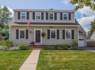 38 Pickwick Rd, Marblehead, MA 01945