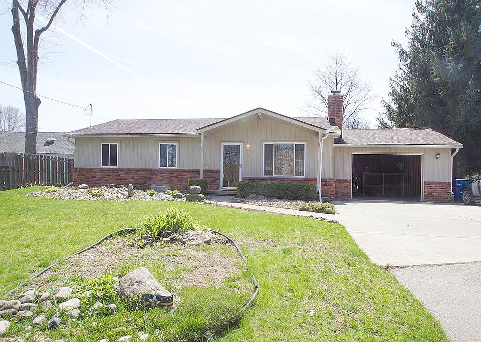 1st image of 1310 Park Dr