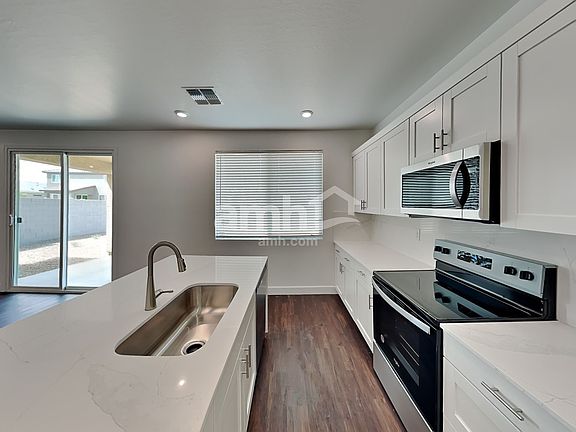 3rd image of 17146 W Golden Ln