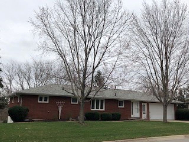 1st image of 2424 Maplewood Dr