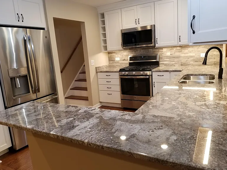 723 Greenwood Rd — Photo 4