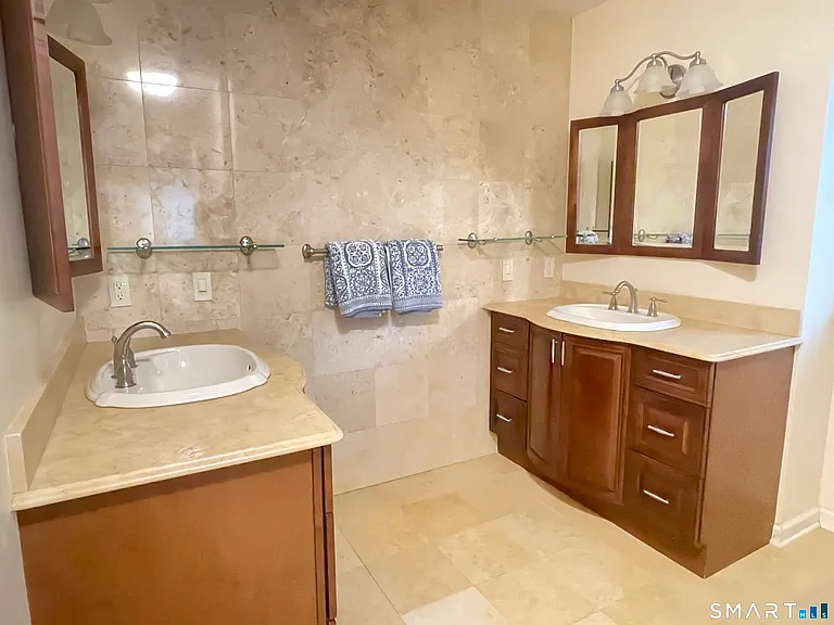 58 Heritage Ln — Photo 16