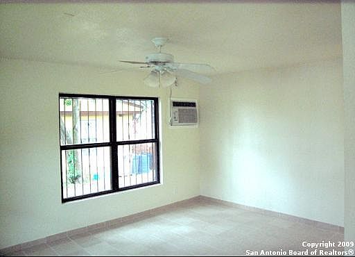 4th image of 2206 Spicewood Dr