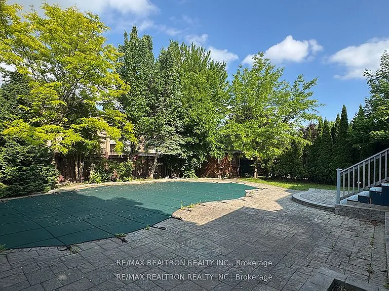 21 Goldring Cres — Photo 18