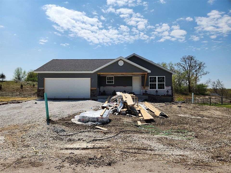 1st image of 124 Sugar Creek Dr