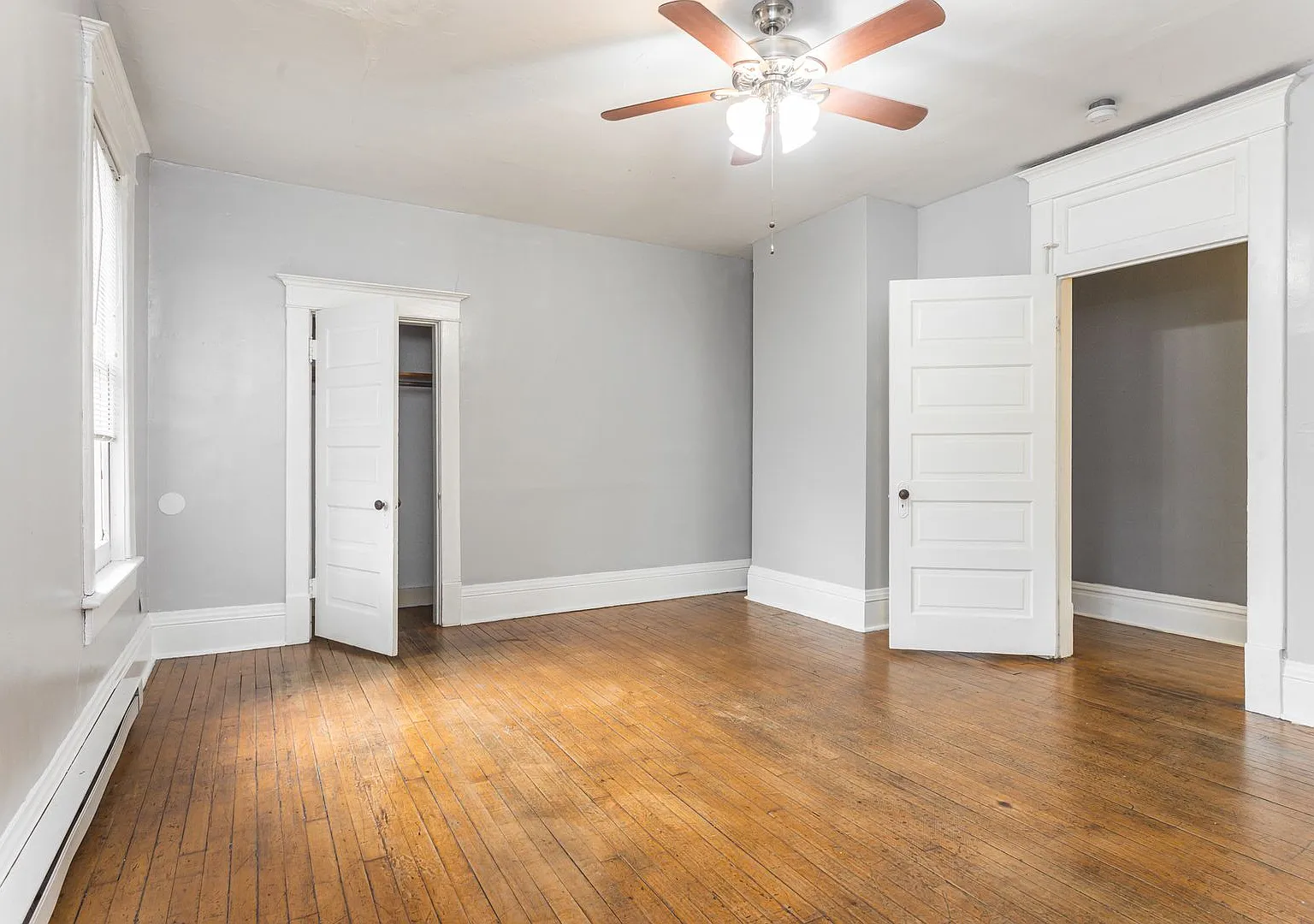 $200 Off First Months Rent | Your Ideal Classic Home — Photo 4