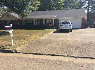 8182 Farmington Dr E, Southaven, MS 38671