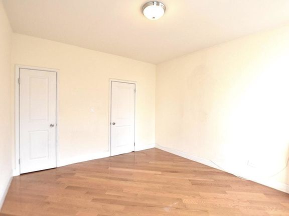 5th image of 4848 Broadway APT 2A