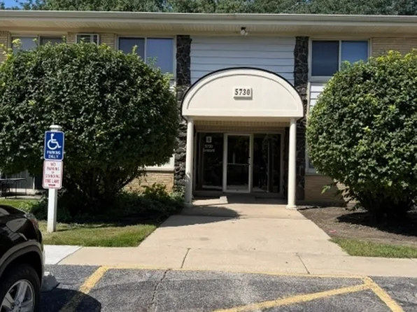 5730 Concord Ln APT 3, Clarendon Hills, IL 60514