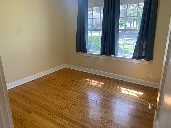 5th image of 638 Wedgewood Ave