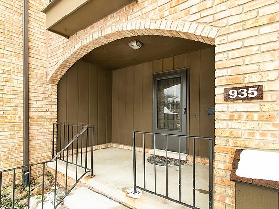2nd image of 935 Greenhills Dr