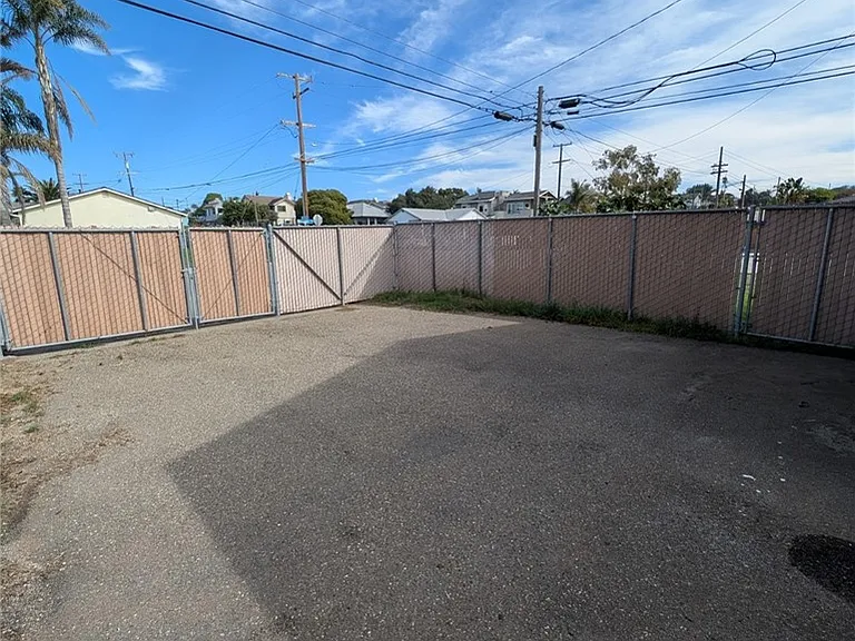 379 N 3rd St — Photo 3