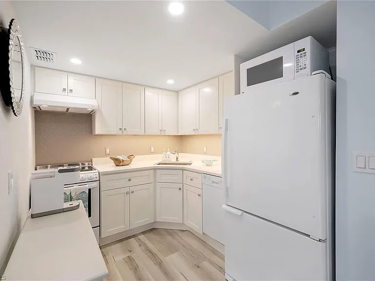 780 10th Ave S #2 — Photo 9