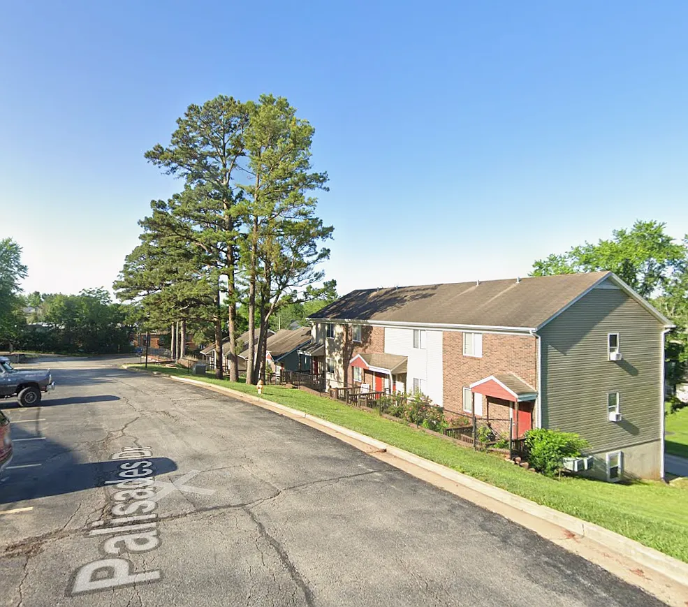 2 bed, $800 — Photo 1