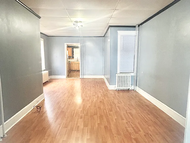1209 W 9th St — Photo 2