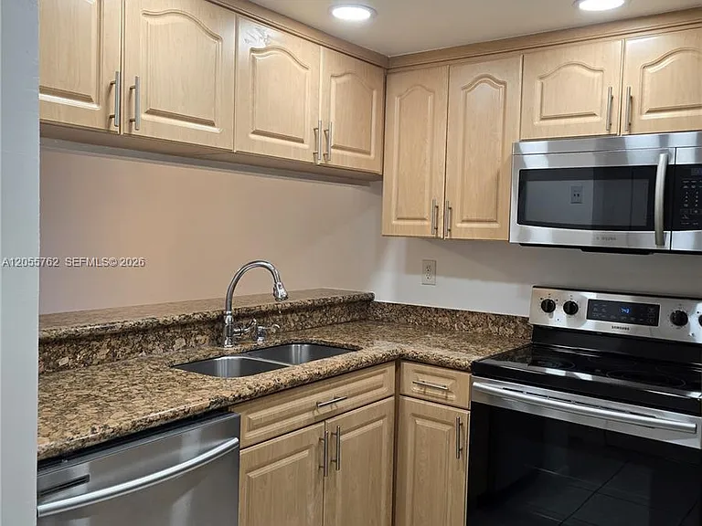 12230 SW 16th Ter #J-102 — Photo 11