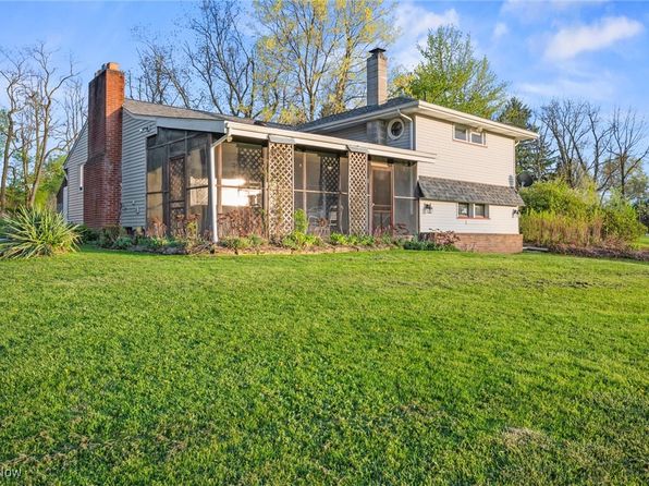 12873 Unity Rd, New Springfield, OH 44443