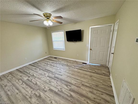 4th image of 149 Southridge Run Ln