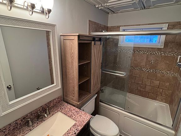 5th image of 2220 Suncrest Dr
